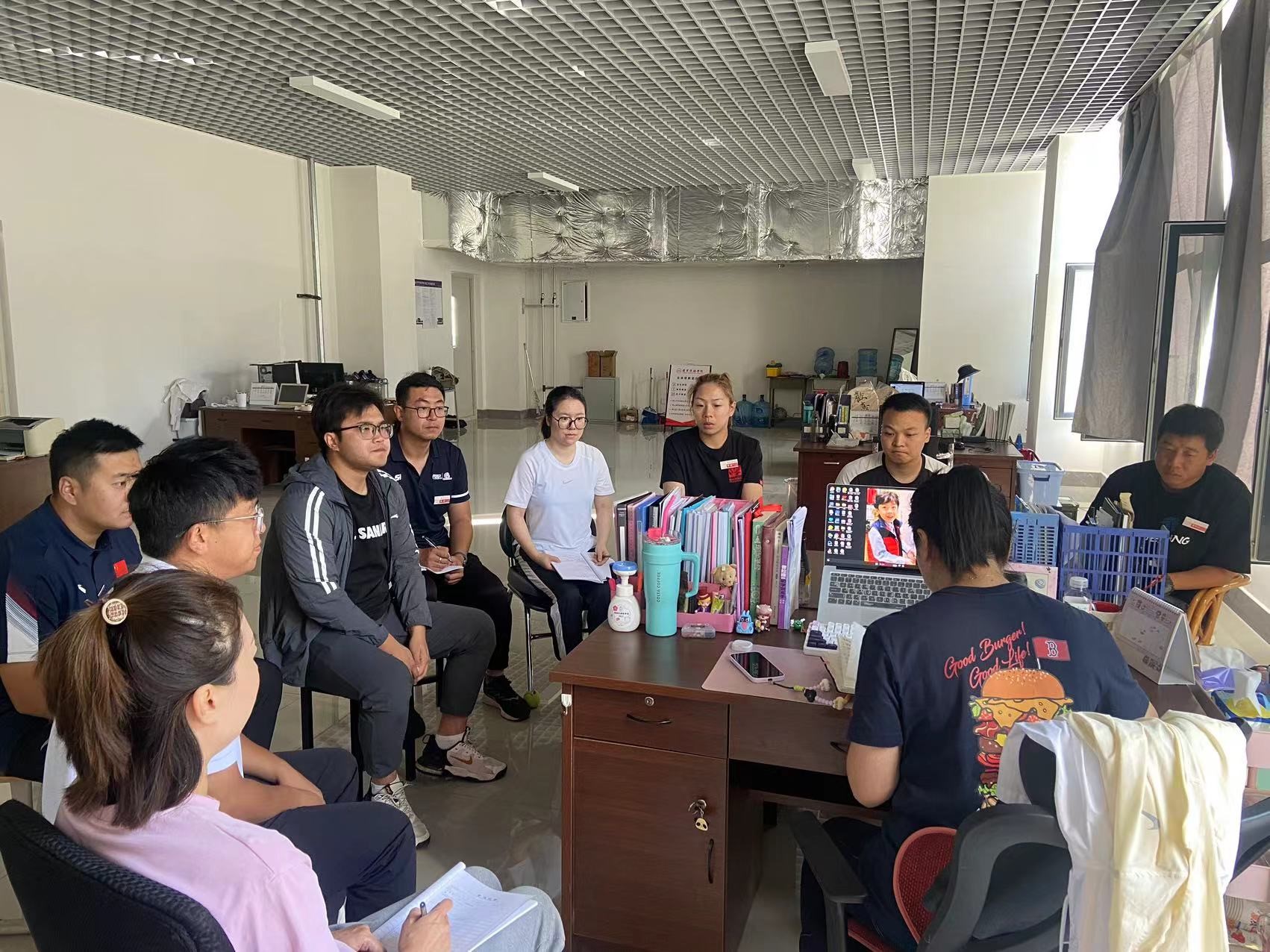 体育部召开运动会总结会